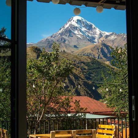 Planet Kazbegi Hotel Bagian luar foto