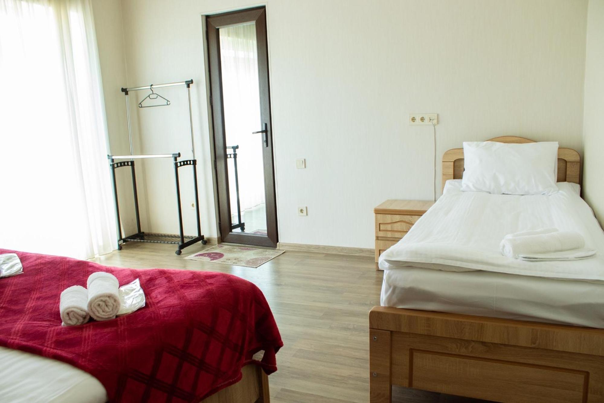 Planet Kazbegi Hotel Bagian luar foto
